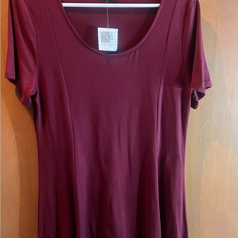 Elegant Burgundy Midi Dress